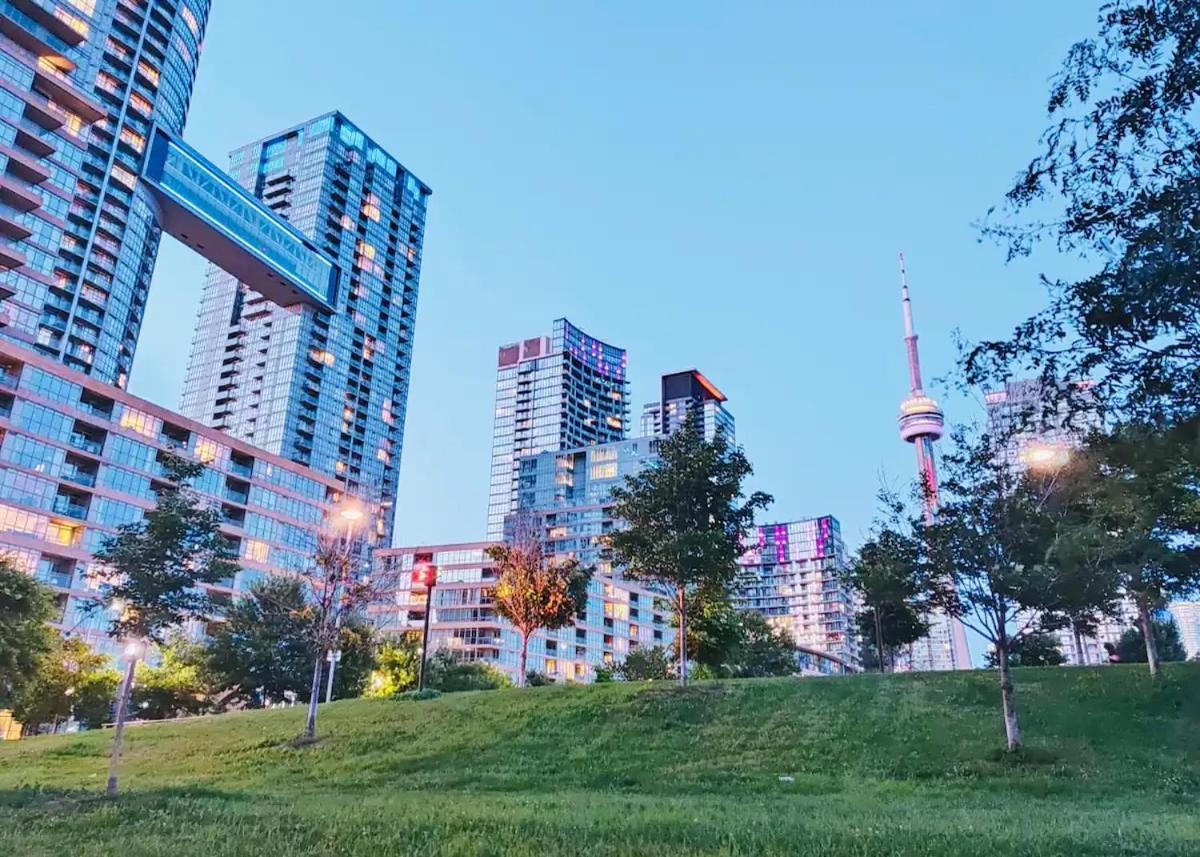 The Perfect Getaway Apartamento Toronto Exterior foto